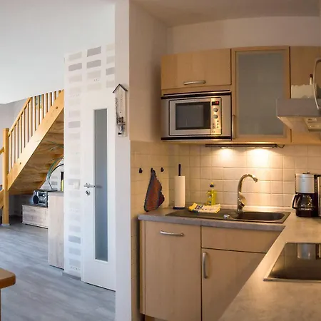 Am Wiesengrund Haushaelfte 14 Feriehus Prerow