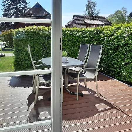 Am Wiesengrund Haushaelfte 14 * Prerow