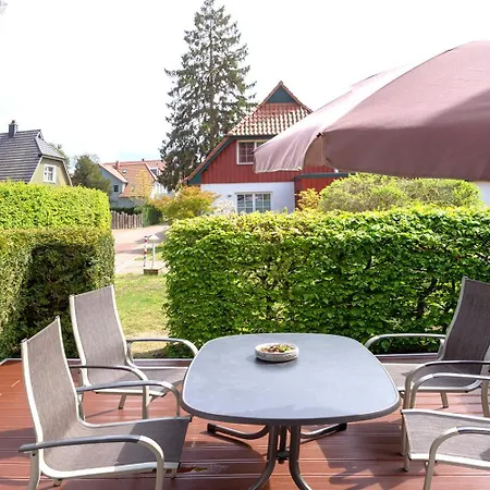 Am Wiesengrund Haushaelfte 14 Feriehus Prerow