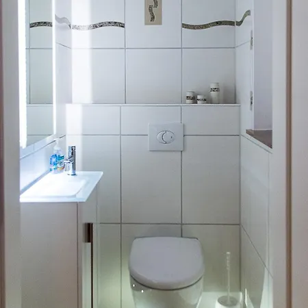 Am Wiesengrund Haushaelfte 14 * Prerow